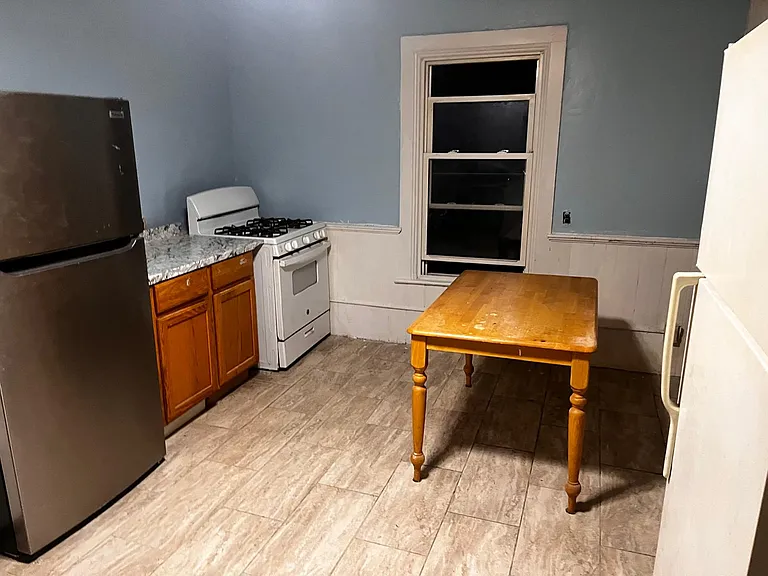 52 Park St #1 — Photo 4