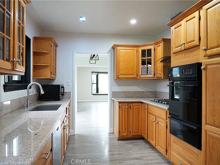 6343 Livia Ave — Photo 3