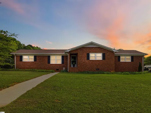 111 Merri Ln, Easley, SC 29642