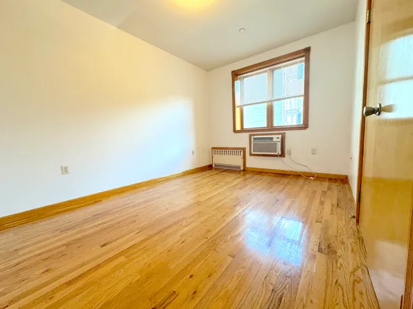 114 Calyer Street image 1 of 7