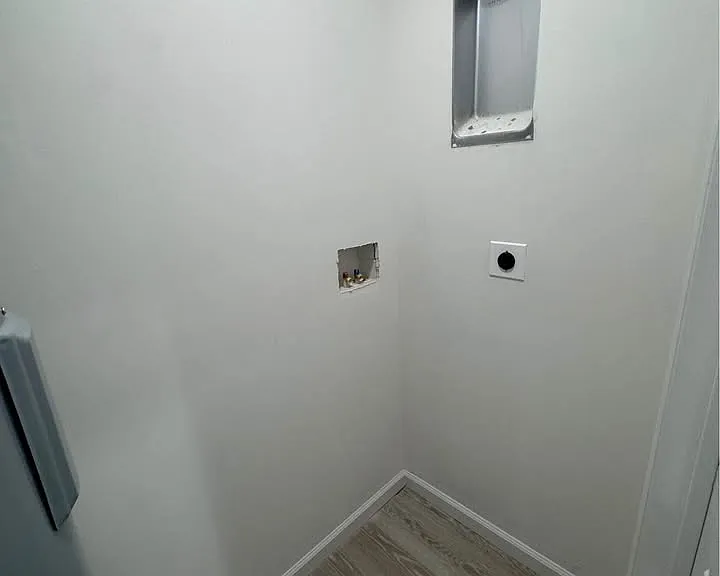 224 Graham Ave #204 — Photo 6