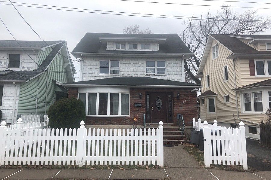 1st image of 154 Pelton Ave