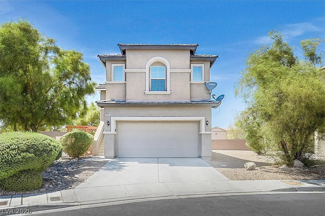 4 bed, 3.0 bath, 2318 sqft, $2,650 — Photo 1