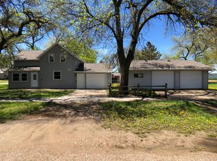 107 S School Ave, White, SD 57276