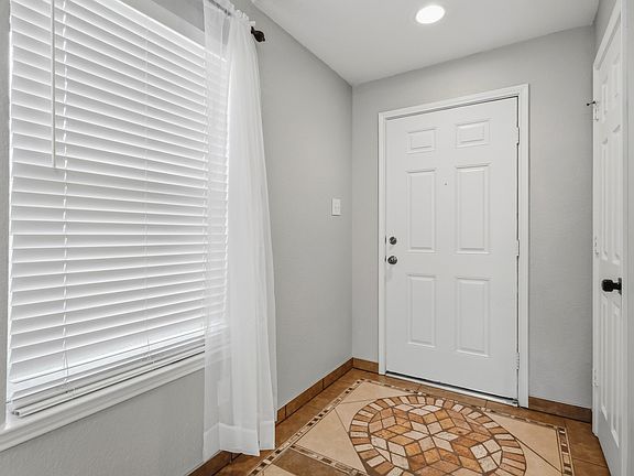 5th image of 1136 Kachina Ln