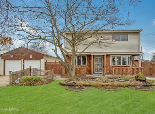 405 9th St, West Babylon, NY 11704
