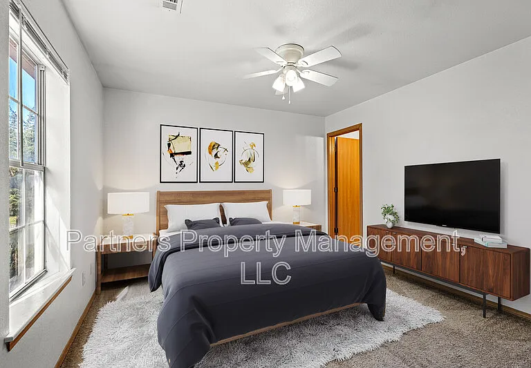 888 S Curtis Ave #1 — Photo 3