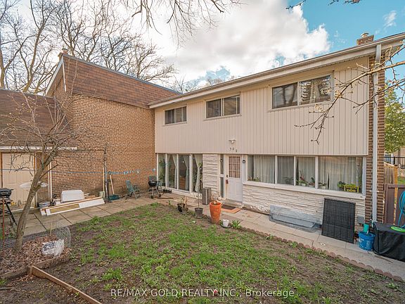 3rd image of 30 Sentinel Rd #2