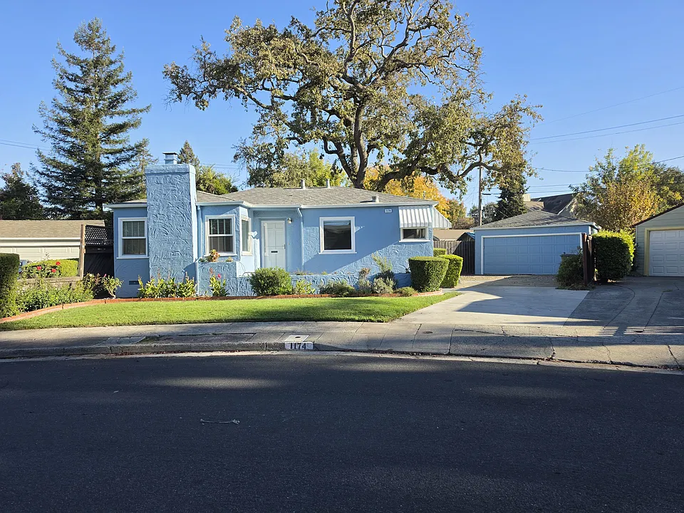 1174 Neale Dr