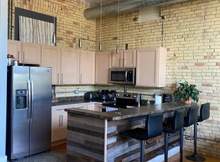 600 Broadway Ave NW APT 302, Grand Rapids, MI 49504