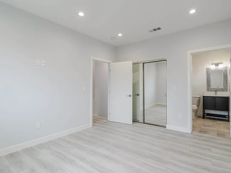 9035 Rathburn Ave #1/2 — Photo 13