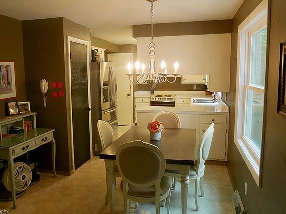 5th image of 17400 Tanglewood Ct