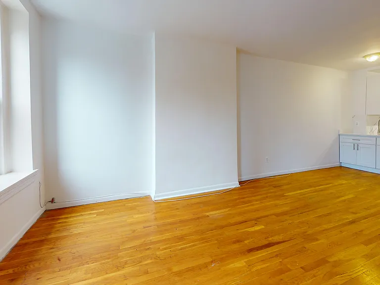 1612 York Ave #5B — Photo 3