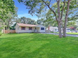 48 Floradora Dr, Mastic, NY 11950