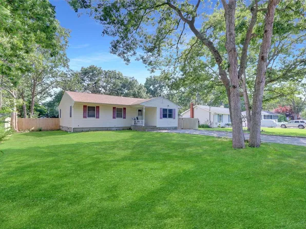 48 Floradora Drive, Mastic, NY 11950