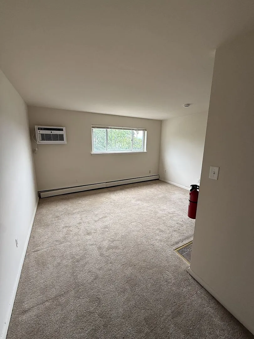 34 East Eagle Road — Photo 2