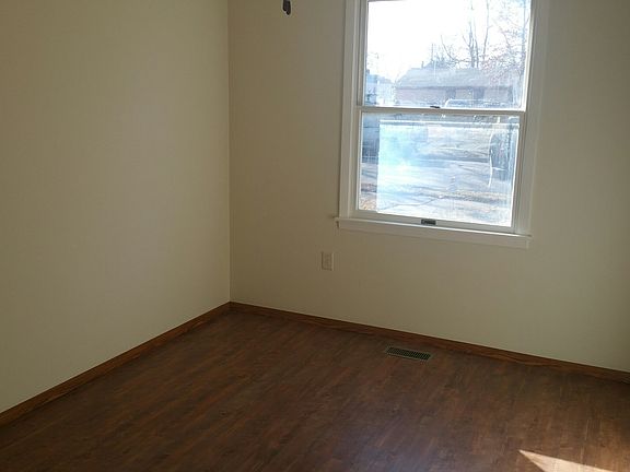 4th image of 918 S 16th St