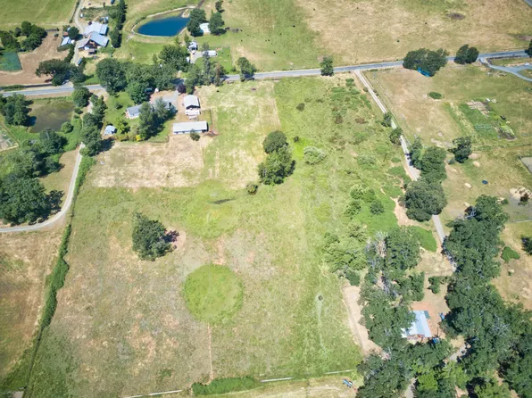 301 Caves Camp Rd, Williams, OR 97544