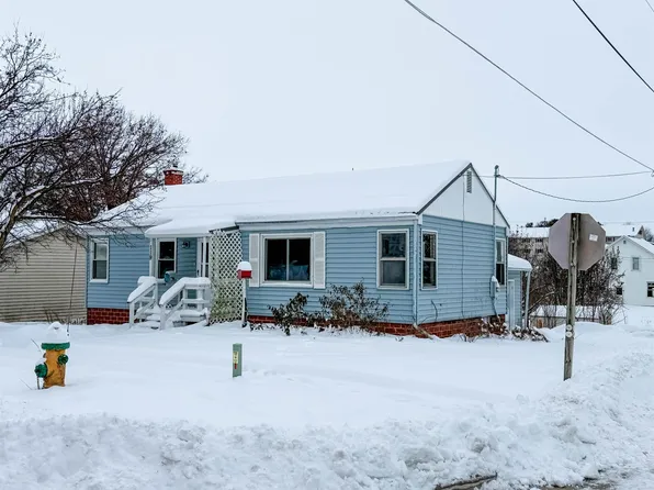 119 N Wells St, West Union, IA 52175
