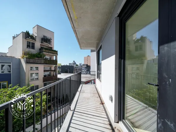 280 Meeker Avenue image 13 of 32