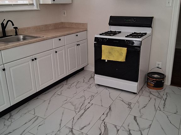 4th image of 1818 W Albanus St