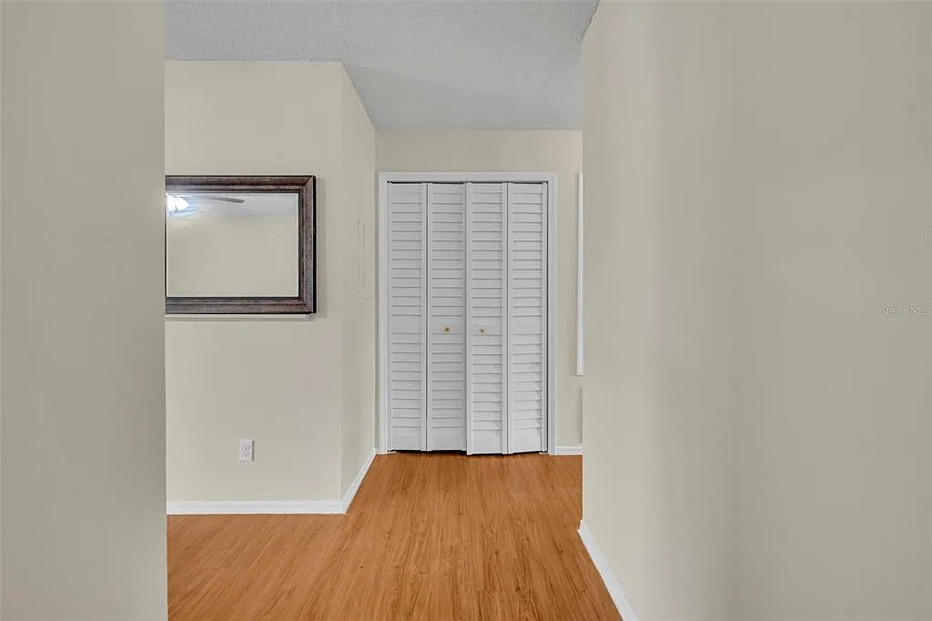 2 bed, 2.0 bath, 1006 sqft, $1,245 — Photo 4