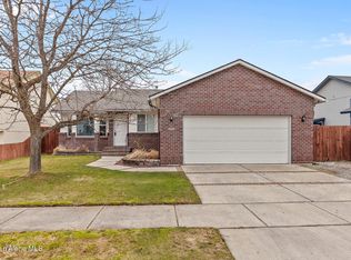 4042 N Couples Dr, Coeur D Alene, ID 83815