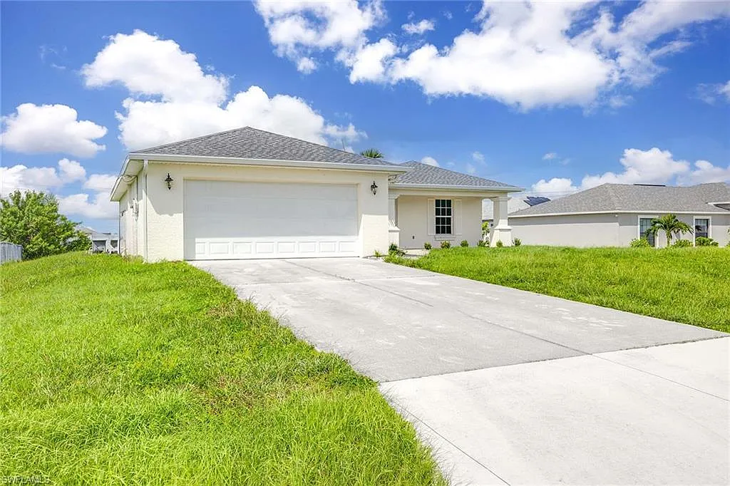 3 bed, 2.0 bath, 1409 sqft, $2,200 — Photo 1