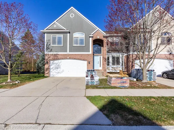 6173 Elarz Dr, Troy, MI 48085