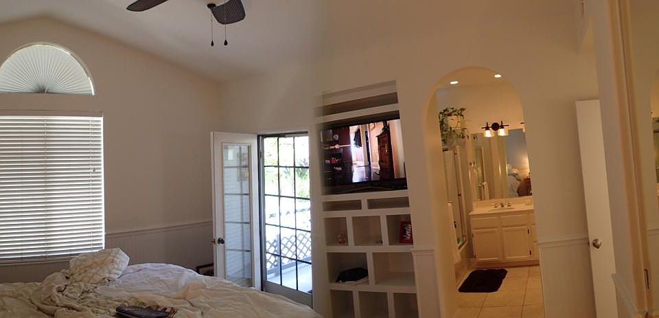 Master Bed with Patio access