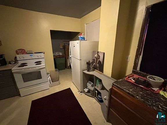 5th image of 3431 19th Ave E