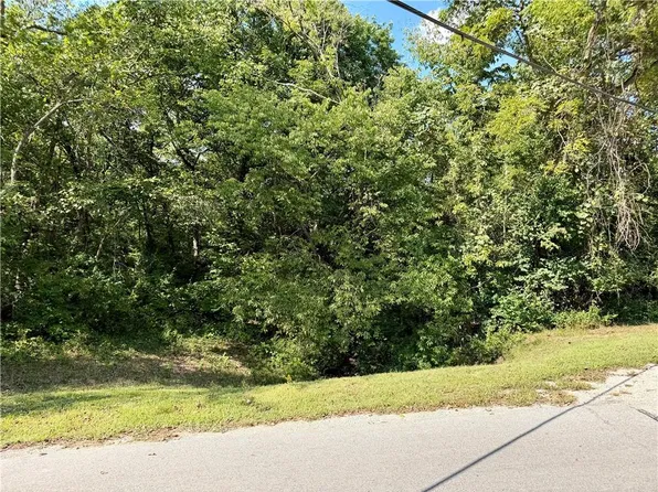 61 G St, Lees Summit, MO 64086