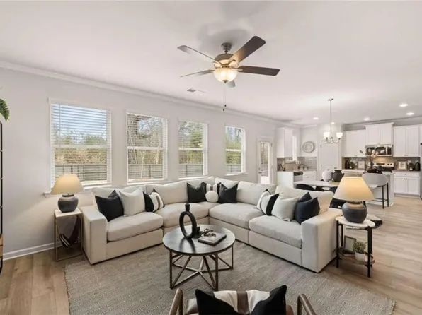 649 River Gardens Dr SE, Atlanta, GA 30354