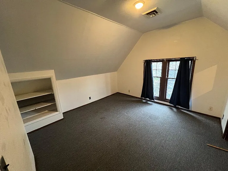 720 S Park St #4 — Photo 8