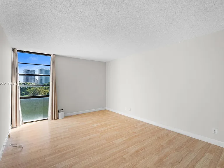 3401 N Country Club Dr #519 — Photo 7