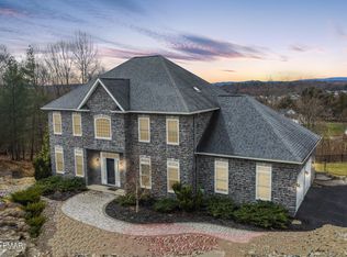 204 Greystone Dr, Shavertown, PA 18708