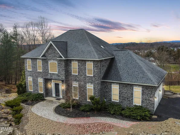 204 Greystone Dr, Shavertown, PA 18708