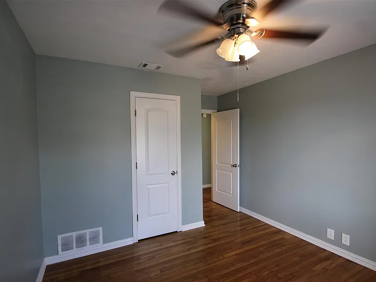 1921 Deborah Dr — Photo 18