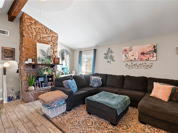 2nd image of 985 Ribbon Tail St