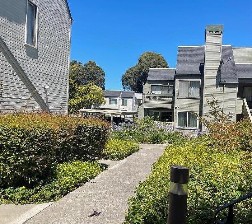1st image of 2743 Cort Ave