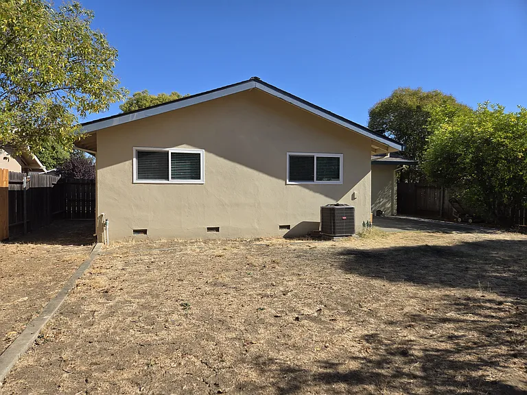 Alford Dr — Photo 18