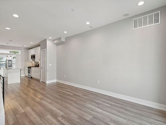5th image of 716 Cantrell St