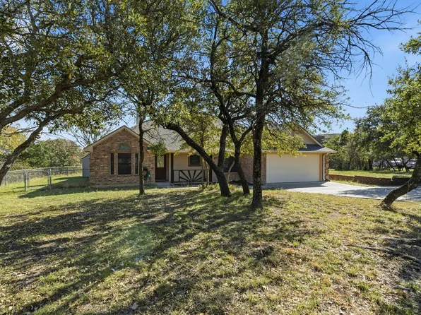 420 Valley Trail Dr, Weatherford, TX 76087