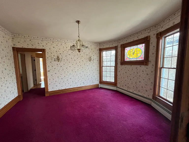 940 Woodlawn St — Photo 14