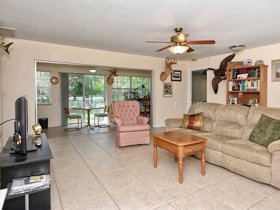 5th image of 204 Hibiscus St