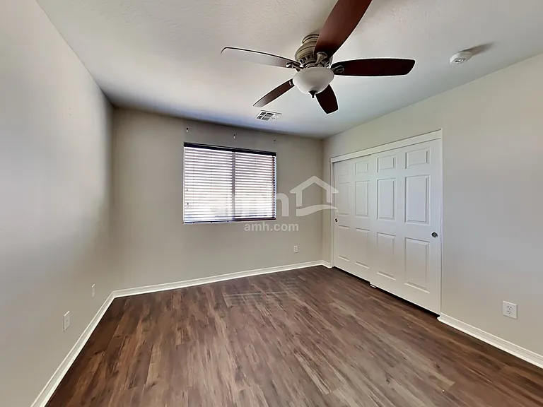 2542 W Cordia Ln — Photo 15