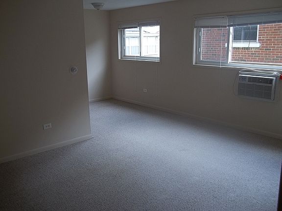 3rd image of 1013 Harlem Ave APT 1C