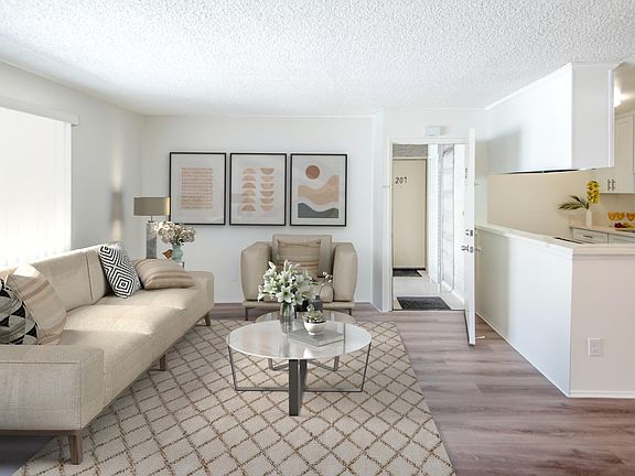 5th image of 1234 Stanley Ave APT 205
