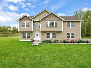 410 Beattie Rd, Rock Tavern, NY 12575