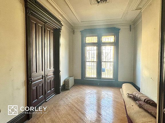 5th image of 539 Hancock St